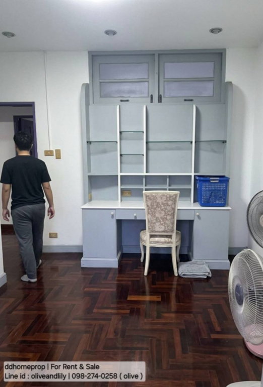 รูป ปล่อยเช่า 35,000 /เดือน บ้านเดี่ยวให้เช่า 4 ห้องนอน 3 ห้องน้ำ 2 ห้องนั่งเล่น บ้านหลังใหญ่ใกล้ทะเลบางแสน - รูปที่ 19/26