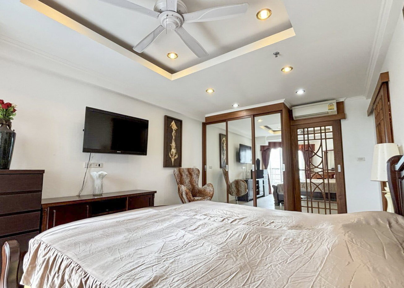 รูป 2 Bedroom for Sale Jomtien Beach Condominium Rimhad Pattaya - รูปที่ 8/13