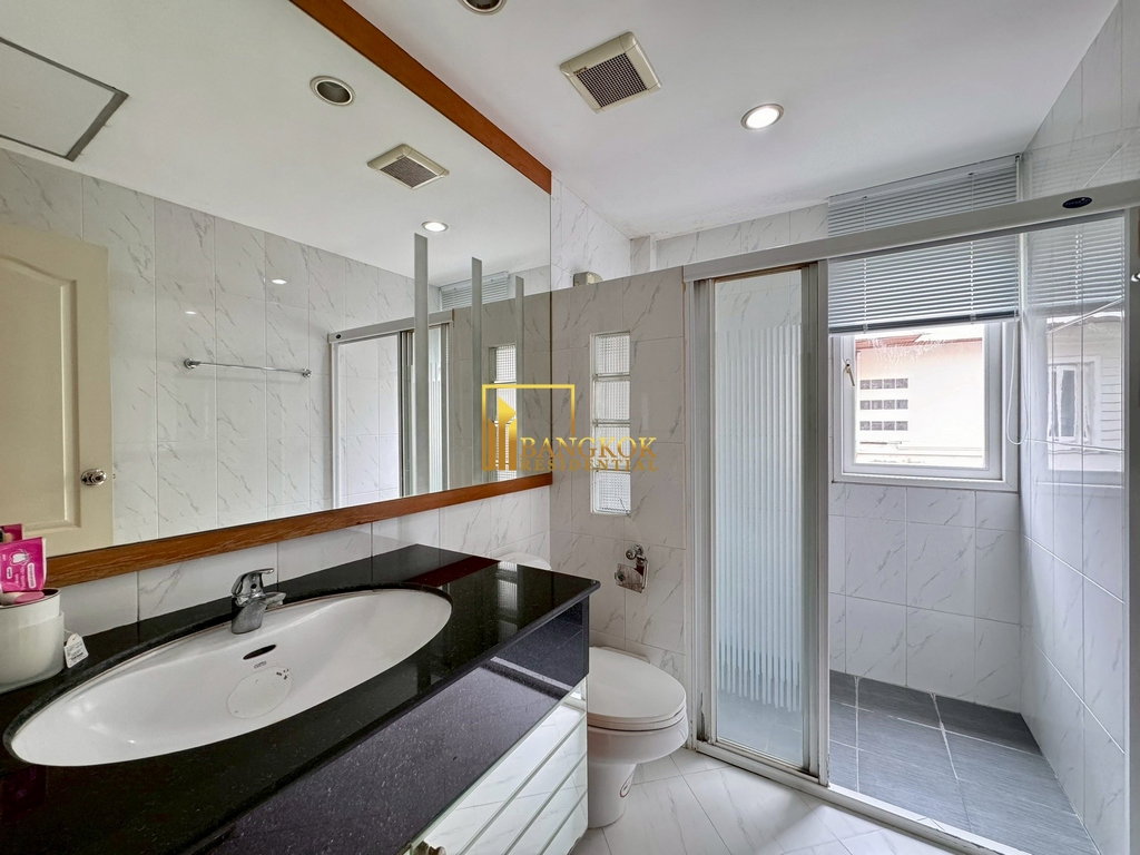 รูป Baan Pattanakarn | Spacious 4 Bedroom Luxury House For Sale - BR28159SH - รูปที่ 44/54