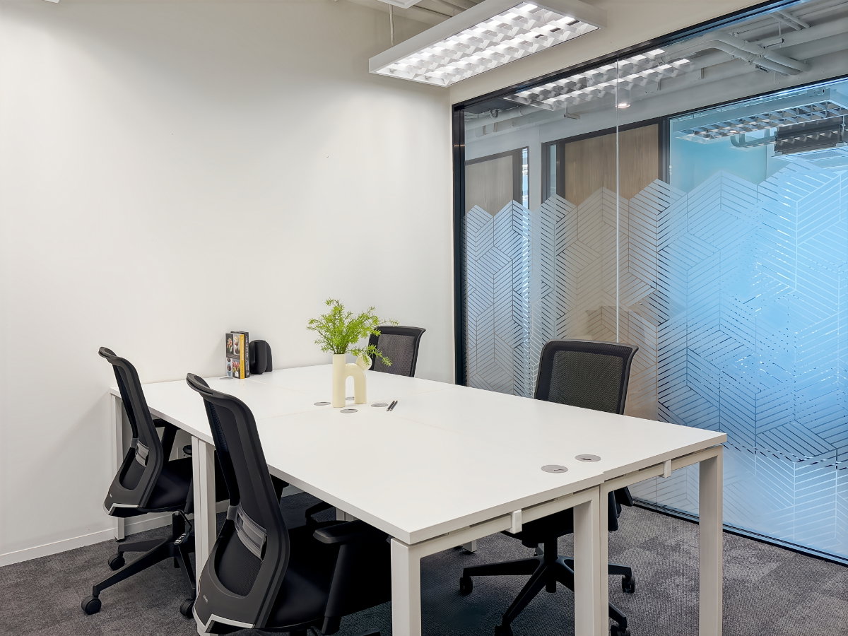 รูป สำนักงานฝันที่ออกแบบเฉพาะสำหรับ 2 คนใน Spaces Ratchathewi - รูปที่ 2/3