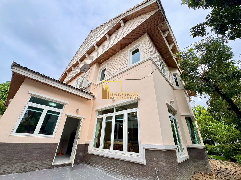รูป Baan Pattanakarn | Spacious 4 Bedroom Luxury House For Sale - BR28159SH - รูปที่ 54/54