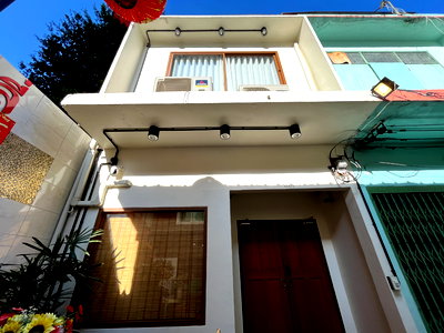 เช่าทาวน์โฮม MRT ศูนย์การประชุมแห่งชาติสิริกิติ์ : 5-Min Walk to MRT Sirikit & QSNCC | 2-Floor House