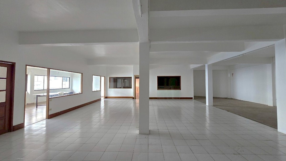 picture Commercial Building with Warehouse for Rent – Ekkamai–Phra Khanong ** NO CO-AGENT ** - 8/26