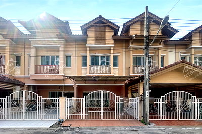 ทาวน์โฮม ศูนย์ราชการแจ้งวัฒนะ (ศูนย์ราชการเฉลิมพระเกียรติ 80 พรรษา) : ทาวน์โฮม 2 ชั้นครึ่ง หมู่บ้านปริญลักษณ์ ไลท์ สามัคคี ต่อเติมครบพร้อมอยู่ ใกล้ทางด่วนงามวงศ์วาน