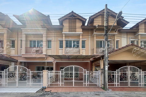 ทาวน์โฮม 2 ชั้นครึ่ง หมู่บ้านปริญลักษณ์ ไลท์ สามัคคี ต่อเติมครบพร้อมอยู่ ใกล้ทางด่วนงามวงศ์วาน