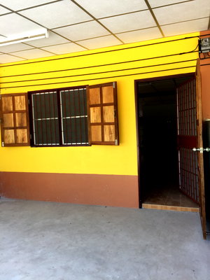 เช่ากิจการ บางแพ ราชบุรี : ให้เช่าห้องแถว บ้านพักใหม่ สะอาดร่มรื่น เงียบสงบ ปลอดภัย พร้อมที่จอดรถ อ.บางแพ จ.ราชบุรี