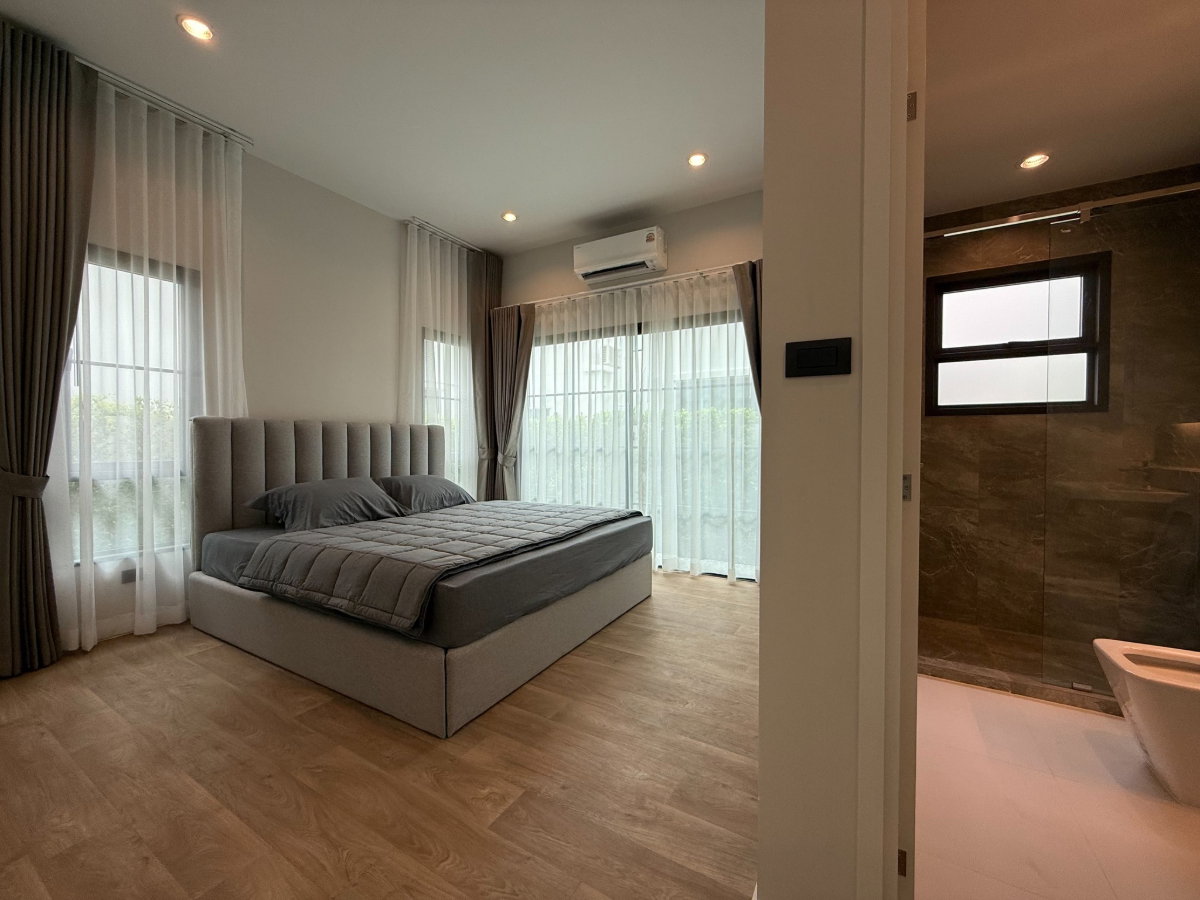 รูป RS5784 ขาย ให้เช่า Setthasiri Bangna KM.10 (Sansiri) บ้านเดี่ยว 2 ชั้น “ใหม่เอี่ยม” สไตล์ Luxury - รูปที่ 18/23
