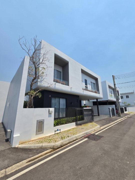 รูป ขายบ้านเดี่ยว โครงการใหม่ Holm2 สันพระเนตร ทำเลดี น้ำไม่ท่วม ออกแบบมาเพื่อปรับแต่งตามไลฟ์สไตล์ -SW003608 - รูปที่ 9/36