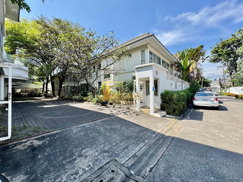 รูป Baan Sun Wichai | Spacious 4 Bed Pool Villa in Rama 9 Area - BR28064SH - รูปที่ 35/38