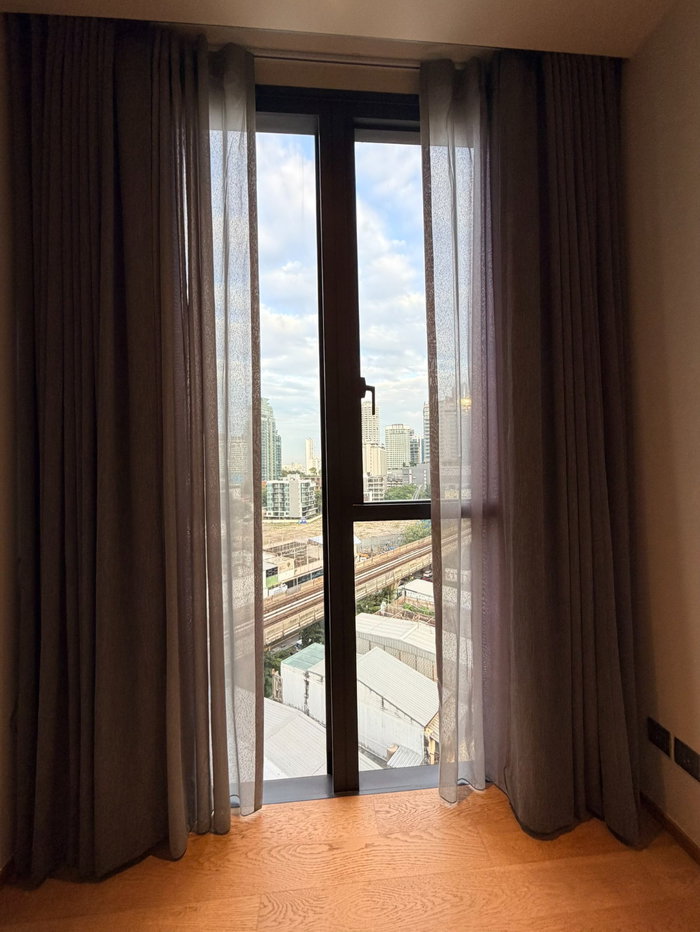 picture Beatniq 2+1 Bedroom For Rent Corner Room - 2/22