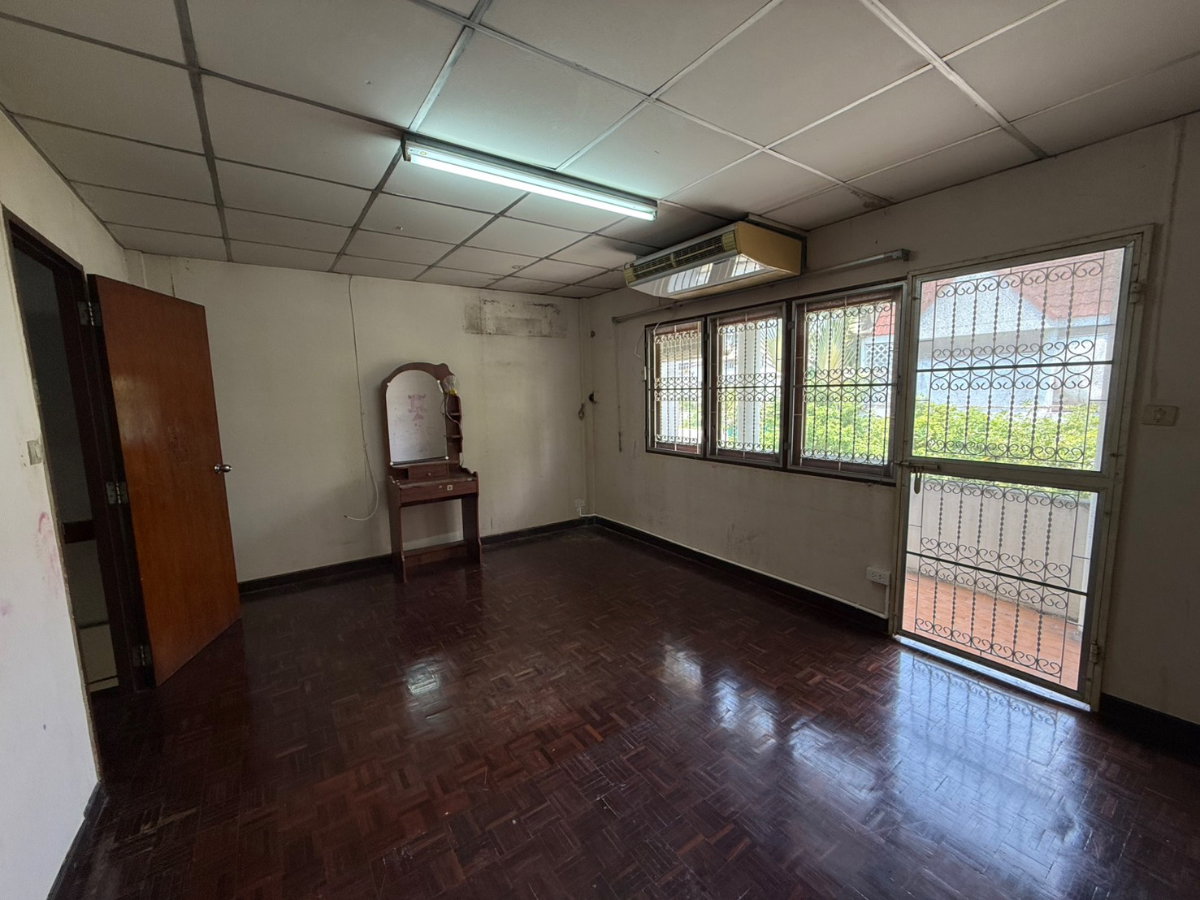 รูป ให้เช่าทาวน์เฮ้าส์ 2 ชั้น หลังมุม ประชาอุทิศ ห้วยขวาง Line ID 0619636888 - รูปที่ 7/15