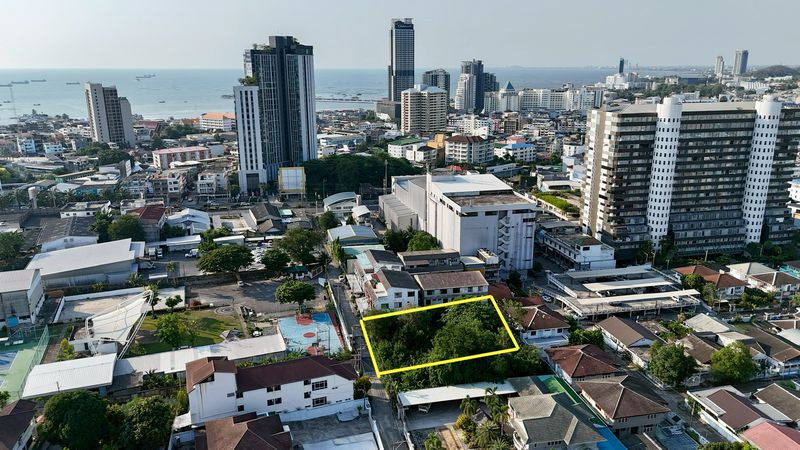 picture Beautiful land in Sriracha, near Sukhumvit Road, located in a community area, ready for development. - 3/12