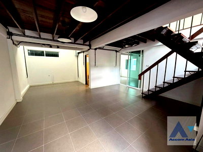 เช่าบ้านเดี่ยว BTS อ่อนนุช : 🔼🔽 AccomA 📩 Home Office,Pet friendly 3 BR House in Khlong Tan Nuea (AA26473)
