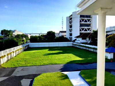 ที่ดิน ถนนประดิษฐ์มนูธรรม : แบ่งขายที่ดิน 300 ตรว. ราคาต่อรองได้ ซ.ลาดพร้าว 88/1(88ทับหนึ่ง) ซอยกว้าง เข้าซอยไปประมาณ 50 เมตร ใกล้เลียบด่วน