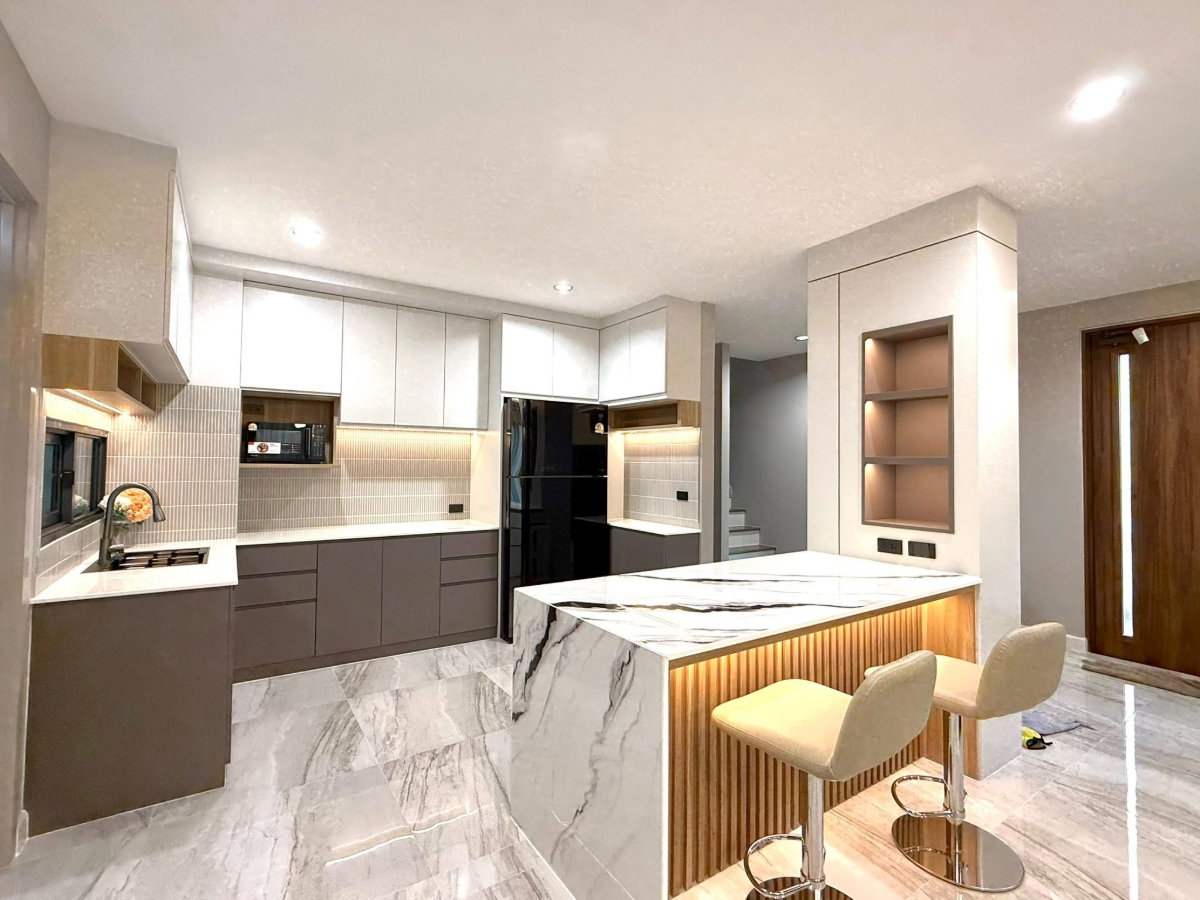 รูป 🏡 Baan Klang Muang The Edition Bangna ทาวน์โฮมหรู ทำเลบางนา ใกล้ทางด่วน 🚗✨ - รูปที่ 13/15