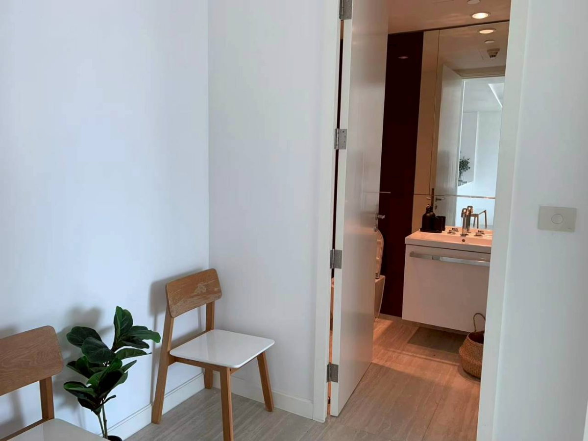 picture 185 Rajadamri 2 Bedroom For Rent - 36/39