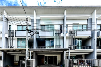 ทาวน์โฮม กรุงเทพมหานคร : 📌 ขายทาวน์โฮม โครงการ เพล็กซ์ วัชรพล 3 ชั้น 3 ห้องนอน 4 ห้องน้ำ