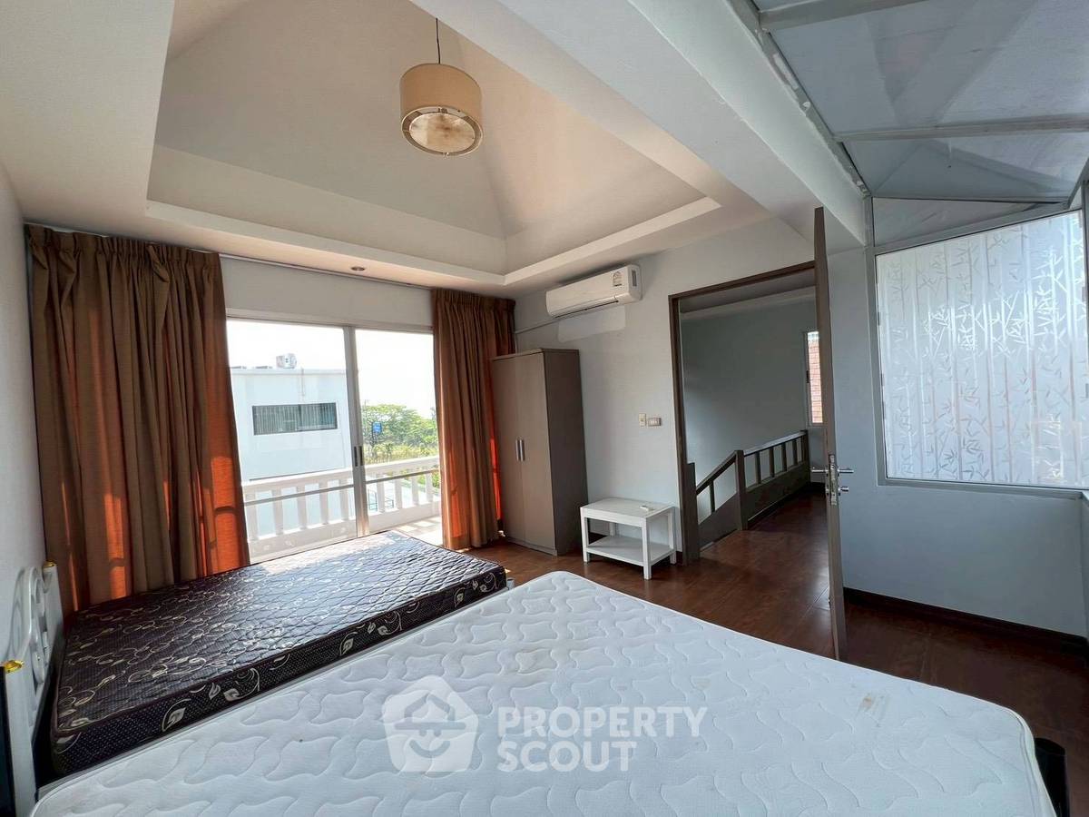 รูป วิลล่า 4-ห้องนอน ใกล้ เมืองพัทยา (ID 2684937) - รูปที่ 4/8