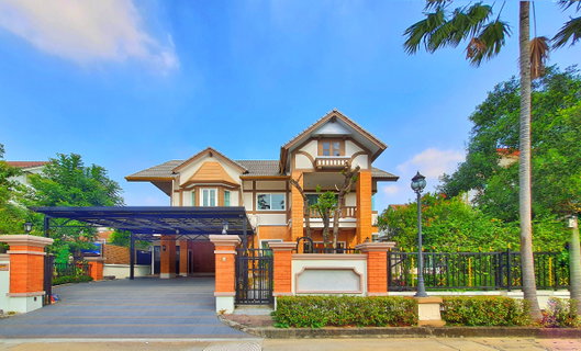 [บ้านสวยพร้อมอยู่] บ้านเดี่ยวหลังใหญ่ 162 ตร.ว. คิวเฮ้าส์ อเวนิว พระราม 5 มีเรือนรับรอง ใกล้ รร.เด่นหล้า