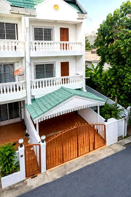 เช่าทาวน์โฮม วิทยาลัยสารพัดช่างนครหลวง : ให้เช่าทาวน์เฮ้าส์ใหญ่ 3ชั้น แอร์3ตัว ใหญ่มาก! 4นอน เซ็นทรัลปิ่นเกล้า จรัญฯ43-45 MRTบางขุนนนท์ บางยี่ขัน