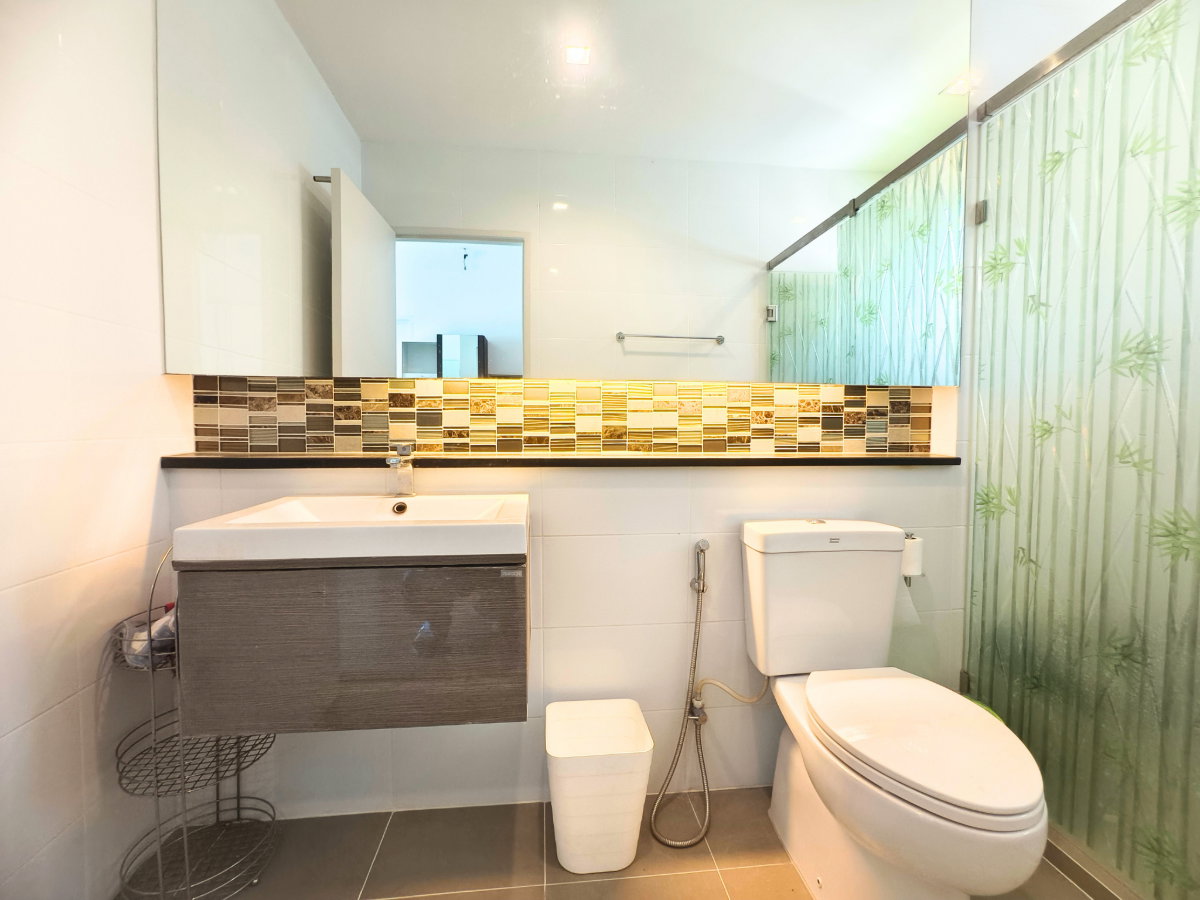 รูป ขาย บ้านเดี่ยว แปลงมุมติดสวน ถูกที่สุดใน type เดียวกัน มีห้องนอนชั้นล่าง ตกแต่งสวยพร้อมอยู่ หมู่บ้านบุราสิริ วงแหวน-อ่อนนุช 4ห้องนอน 4ห้องน้ำ - รูปที่ 19/30