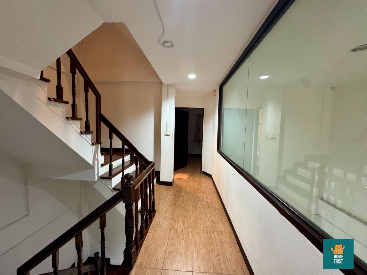 รูป ให้เช่า Townhouse ติด Makro สาทร 32ตร.วา 4ชั้น 5 ห้องนอน 4ห้องน้ำ 50,000 บาท - รูปที่ 21/25