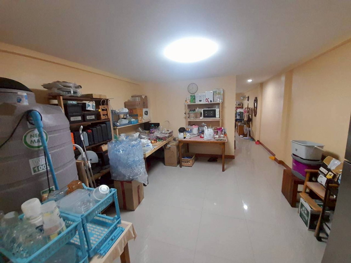 รูป ขายทาวน์เฮ้าส์ 3 ชั้น รามคำแหง164 แยก18 รีโนเวทใหม่ทั้งหมด พร้อมอยู่ - รูปที่ 10/31