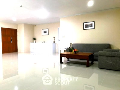 Condos for rent BTS Thong Lo (Thong Lor) : 3-BR Condo at The Waterford Thonglor near BTS Thong Lor (ID 515671)