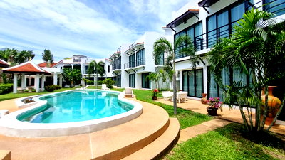 ทาวน์โฮม ชลบุรี : ขายทาวน์เฮาส์ 3 ชั้น หมู่บ้านซันไรส์ วิลล่า รีสอร์ท ห้วยใหญ่  พัทยา 