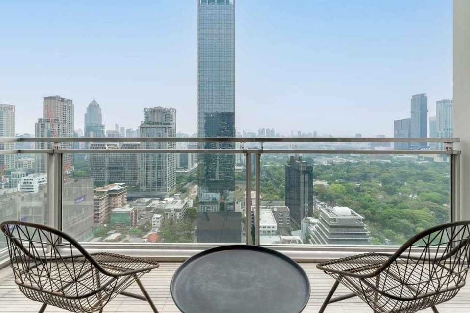 รูป Elegant Condo for Rent | Ratchadamri | Sophisticated Living in City Center | Near BTS Ratchadamri | 100,000 THB/Month ⸻LTHC14922 - รูปที่ 3/3