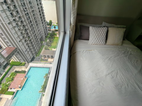 🏢✨ Condo for Sale: Manor Condominium, Sanambinnam area. Conveniently located near landmarks and easily accessible. 🌇