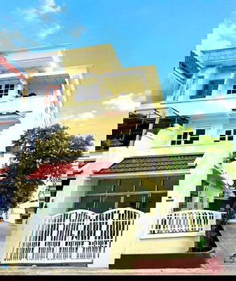 ทาวน์โฮม คริสตัล ดีไซน์ เซ็นเตอร์ : R146 🚨ทาวน์โฮม 3 ชั้น ทำเลโชคชัย 4  ใกล้ MRT ภาวนา เพียง 6,490,000 บาท 🔥🔥