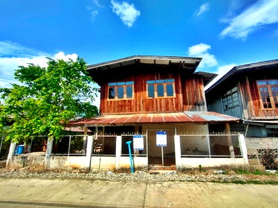 ขายบ้านเดี่ยว : บ้านพักอาศัยครึ่งตึกครึ่งไม้ 2 ชั้น  ต. เวียง อ.เทิง จ.เชียงราย (ราคา 300,000  บาท )