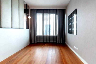 คอนโดให้เช่า : Elegant Condo for Rent | Ratchadamri | Sophisticated Living in City Center | Near BTS Ratchadamri | 100,000 THB/Month ⸻LTHC14922