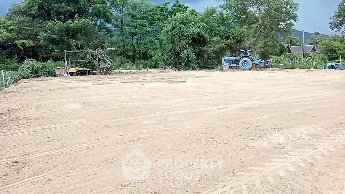 picture 2,400 m² Land for Sale in Nong Phueng (ID 2623057) - 4/4