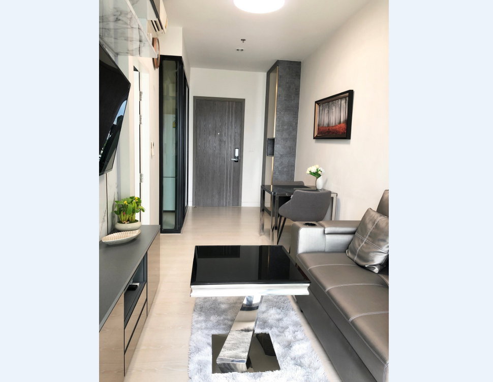 รูป Call : 095-985-4596 คอนโด เดอะ นิช ไพรด์ ทองหล่อ-เพชรบุรี ใกล้ MRT เพชรบุรี 36 ตารางเมตร 1 ห้องนอน ชั้น24 วิวสระว่ายน้ำ ตกแต่งครบ - รูปที่ 2/11