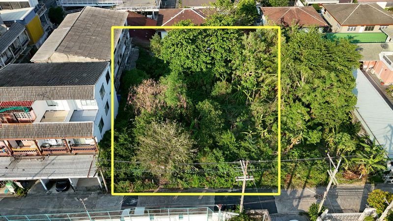 picture Beautiful land in Sriracha, near Sukhumvit Road, located in a community area, ready for development. - 2/12