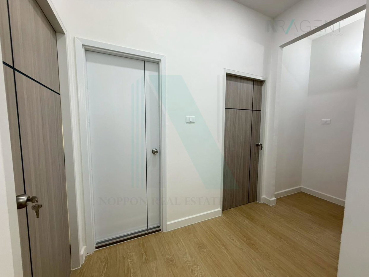 รูป 📌 ขายทาวน์โฮม โครงการ ซิกเนเจอร์ วัชรพล 3 ชั้น 3 ห้องนอน 3 ห้องน้ำ - รูปที่ 8/8