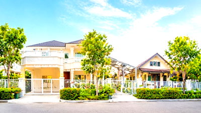 เช่าบ้านเดี่ยว วิทยาลัยเทคนิคกาญจนาภิเษกมหานคร : เพอร์เฟคเพลส รามคำแหง 164 คฤหาสน์หัวมุม 2ชั้น พร้อมเรือนรับรอง2ชั้น 5-6นอน 111ตร.วา. 410ตร.ม. ใกล้โลตัส สุขาภิบาล3 1.8 กม.5-6นอน 111ตร.วา.