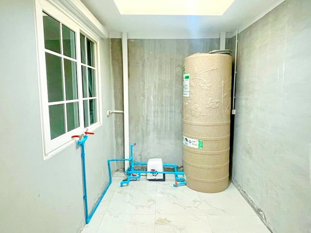 รูป บางนา-สวนหลวง ทาวน์เฮาส์หัวมุม 2 ชั้น 4นอน 3น้ำ ใกล้ ม.รามคำแหง2 1.7กม 20ตร.วา. 160 ตร.ม.. ทำเลกาญจนาภิเษก - รูปที่ 5/8