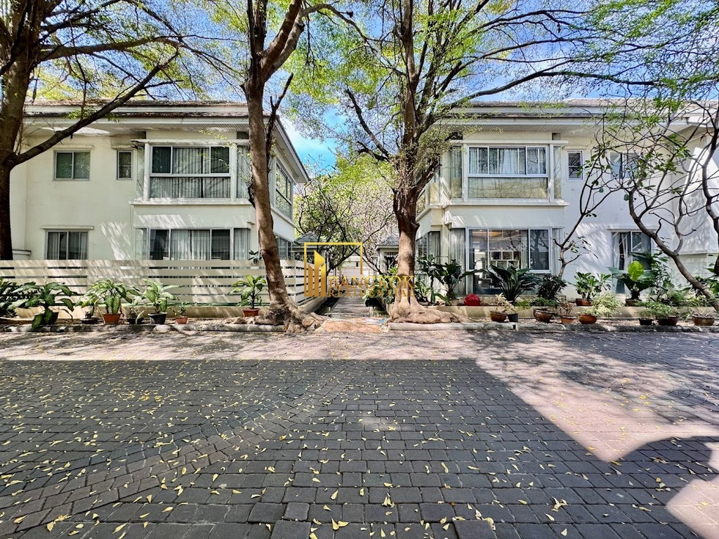 รูป Baan Sun Wichai | Spacious 4 Bed Pool Villa in Rama 9 Area - BR28064SH - รูปที่ 34/38