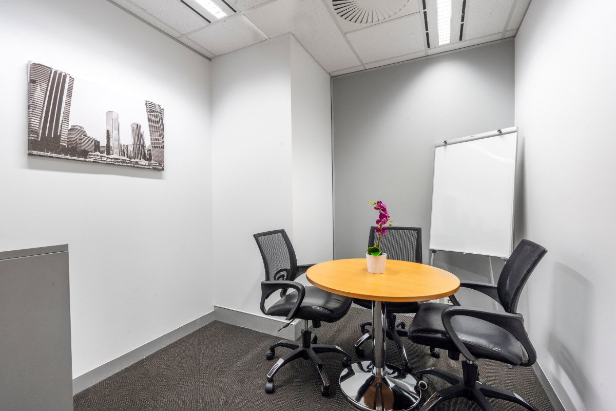 รูป พื้นที่สำนักงานส่วนตัวสำหรับ 2 คนที่  Regus Silom Complex - รูปที่ 4/5