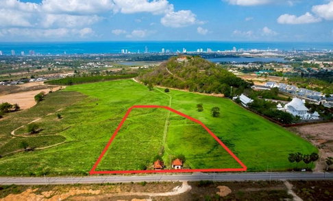 Beautiful land for sale in Huai Yai, Bang Lamung, near Pattaya, ready for development.