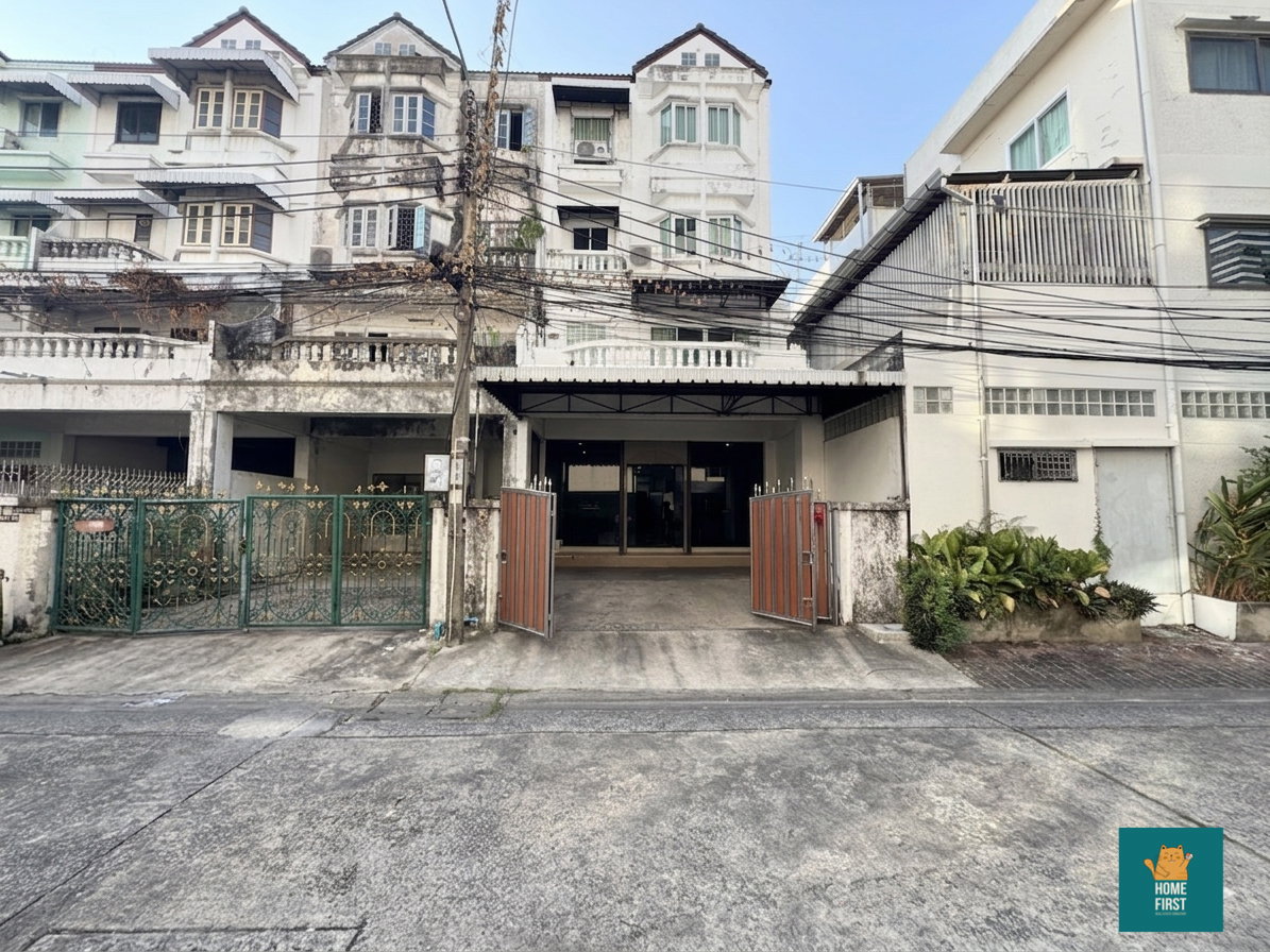 ให้เช่า Townhouse ติด Makro สาทร 32ตร.วา 4ชั้น 5 ห้องนอน 4ห้องน้ำ 45,000 บาท