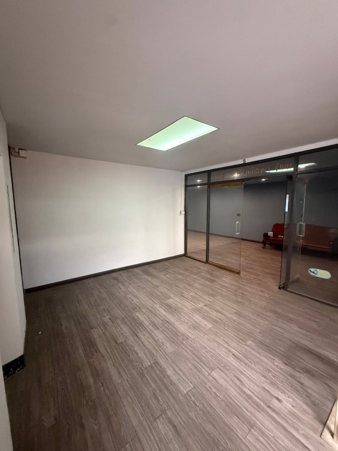 รูป WS7077 🏢🔥 ให้เช่าพื้นที่อาคารหัวมุม ติดถนนสุรวงศ์ | ใจกลางโซนธุรกิจ สีลม–สาทร 🔥🏢 เพียง 49,000 บาท/เดือน/ชั้น - รูปที่ 6/7