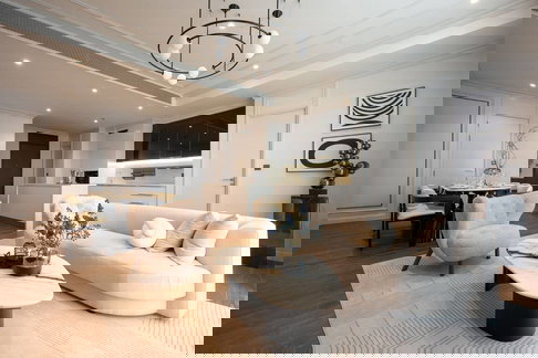 Muniq Langsuan 3Bedroom For Rent