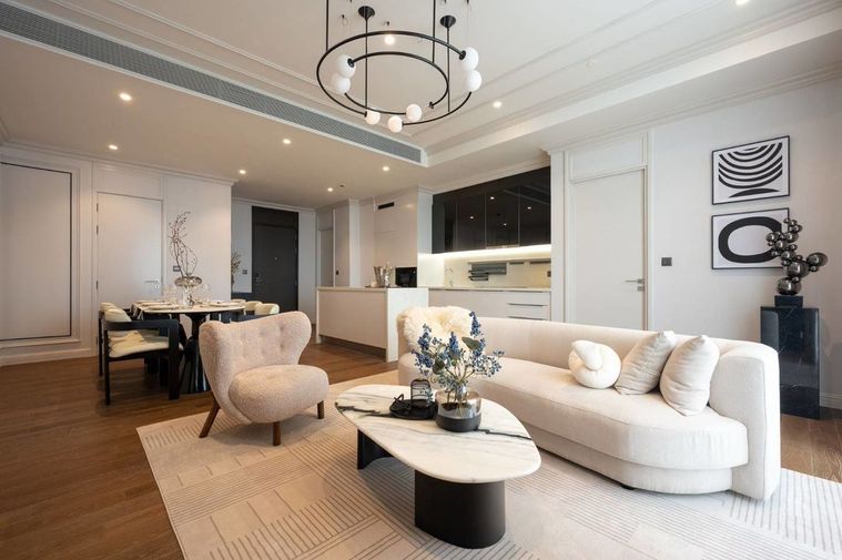 Muniq Langsuan 3Bedroom For Rent