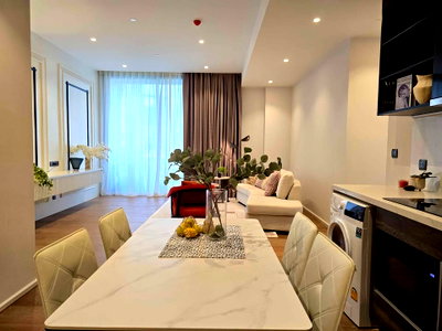 คอนโดให้เช่า : Muniq Langsuan 2Bedroom For Rent