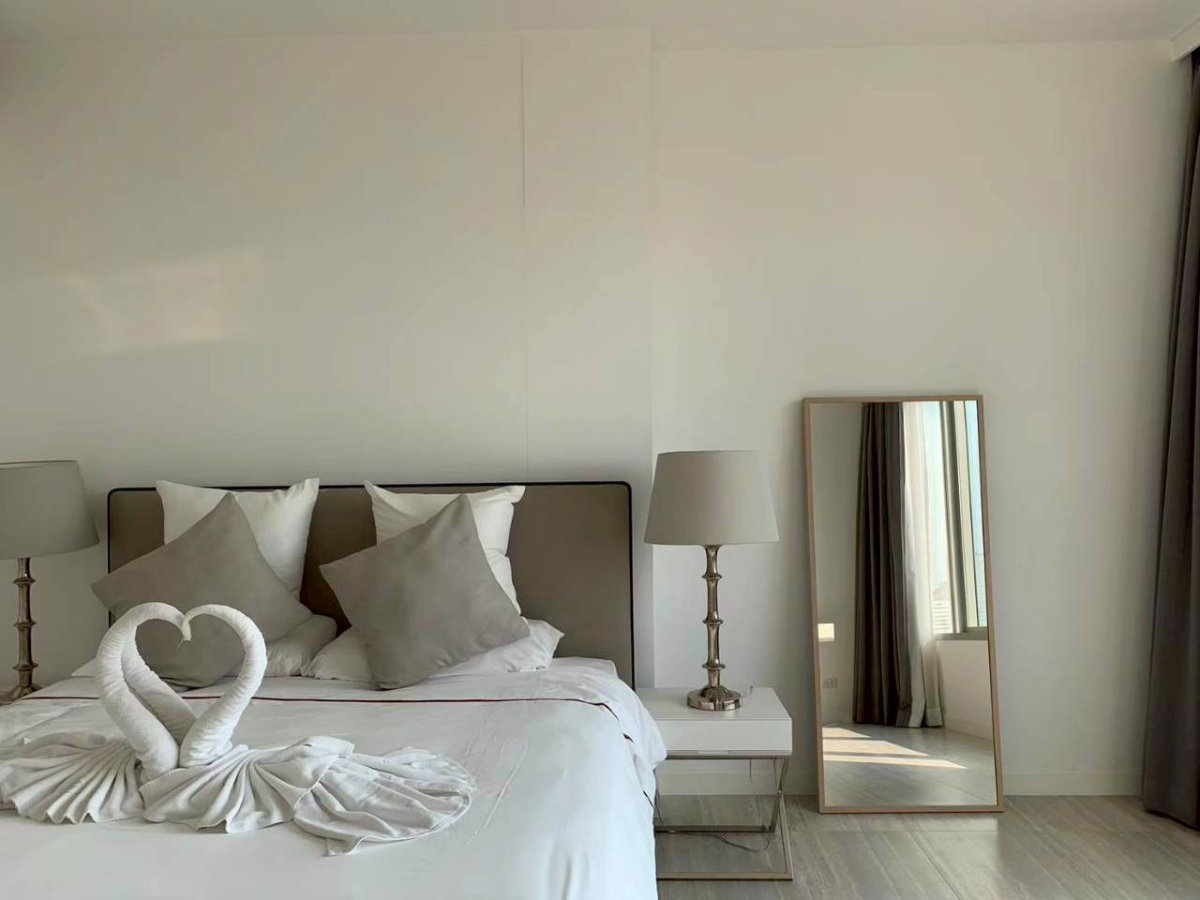 picture 185 Rajadamri 2 Bedroom For Rent - 37/39