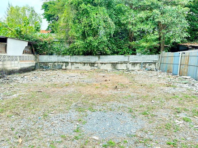 รูป เหมาะทำโกดัง ที่ดินให้เช่า 100ตร.วา ใกล้ MRTเพชรเกษม48 MRT หลักสอง ลานจอดรถ ม.สยาม 2.2 กม นักบุญเปโตร1.28กม. สาย1 บางแวก108-118 - รูปที่ 4/8